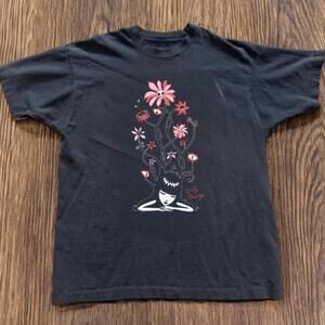 T-Shirt Graphic Tee With Flowers